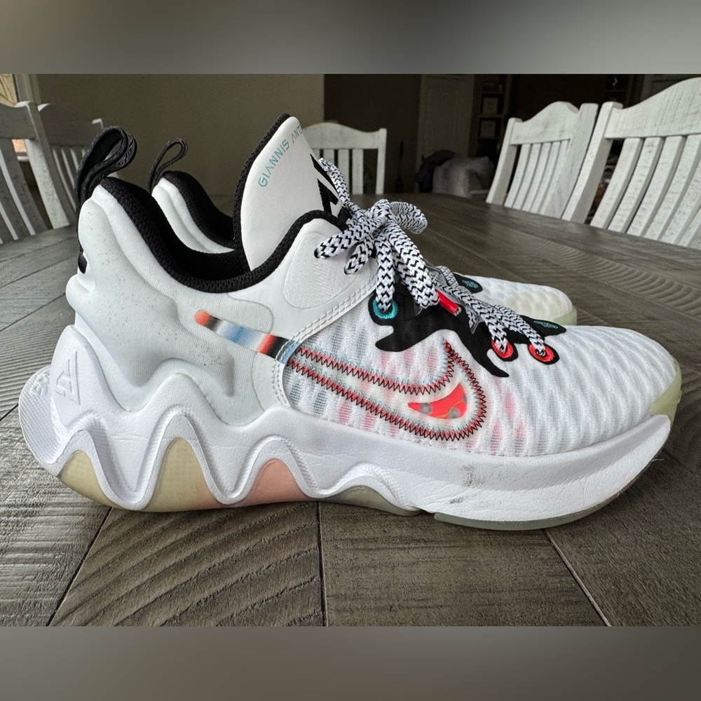 Nike Giannis Immortality Force Field Basketball Men’s Size 6